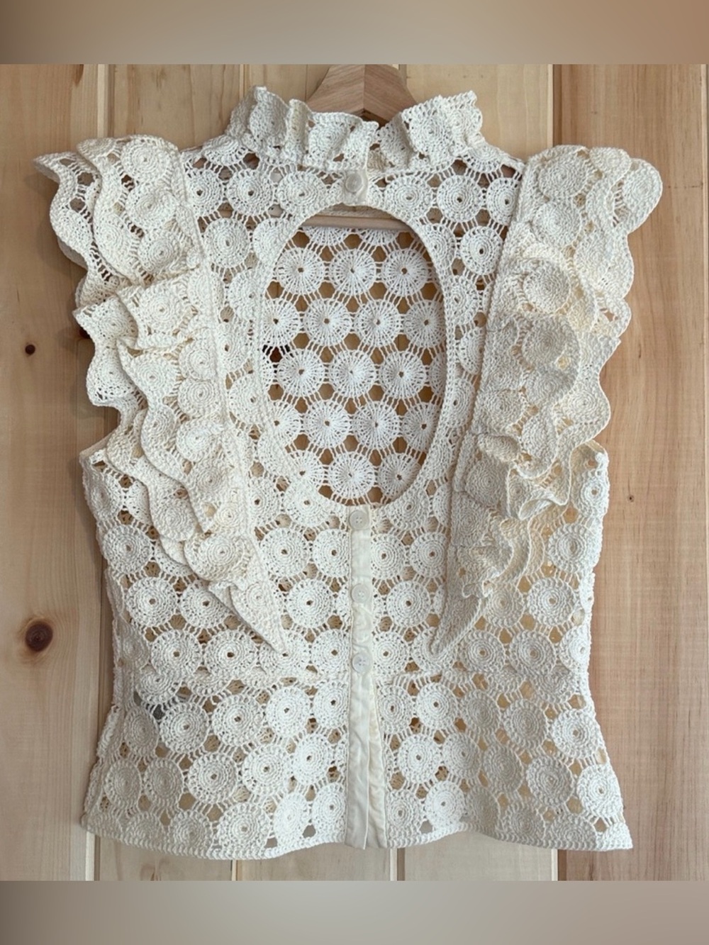 H&M Cream Crochet Ruffle Sleeveless Top - Picture 2 of 3